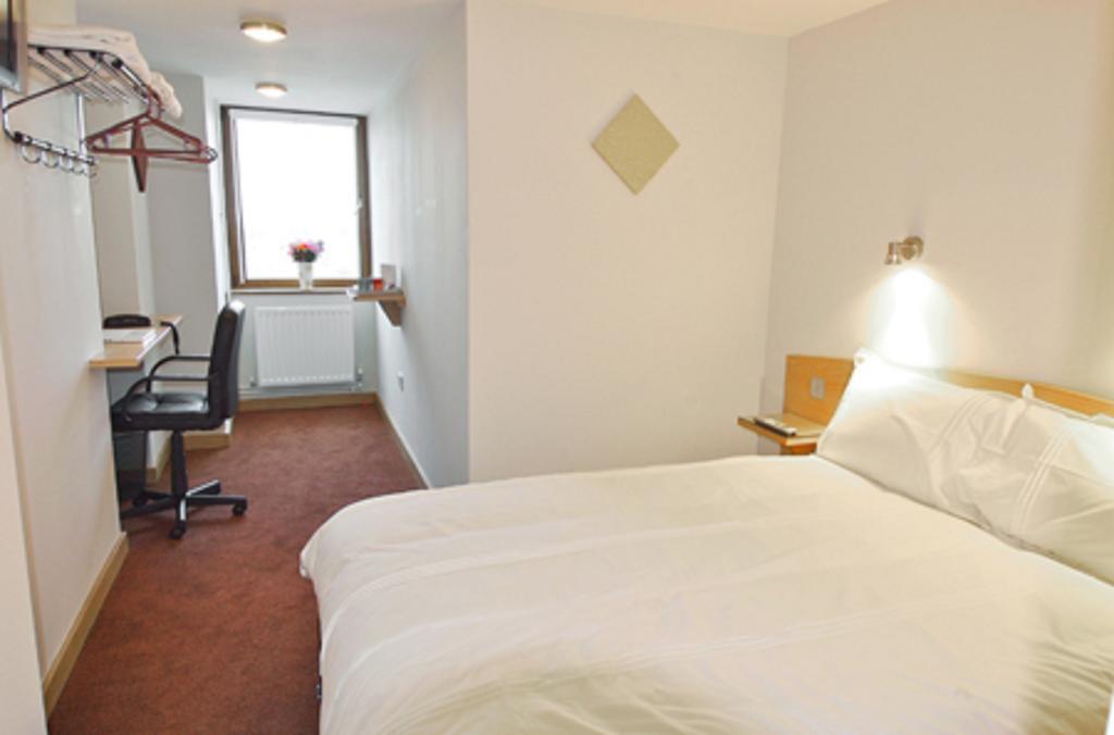 Rosemount Hotel Heathrow Hounslow Quarto foto